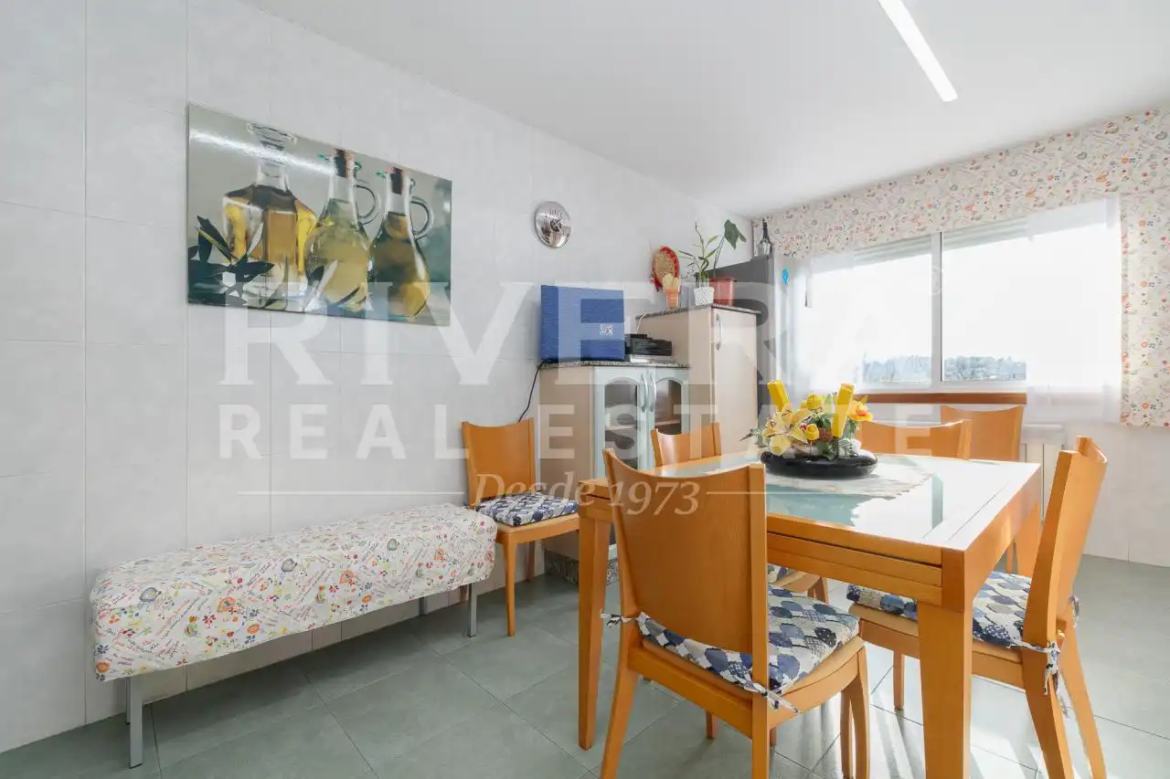 Habitación de Casa o chalet en venta en Vigo  con Calefacción, Jardín privado y Parquet