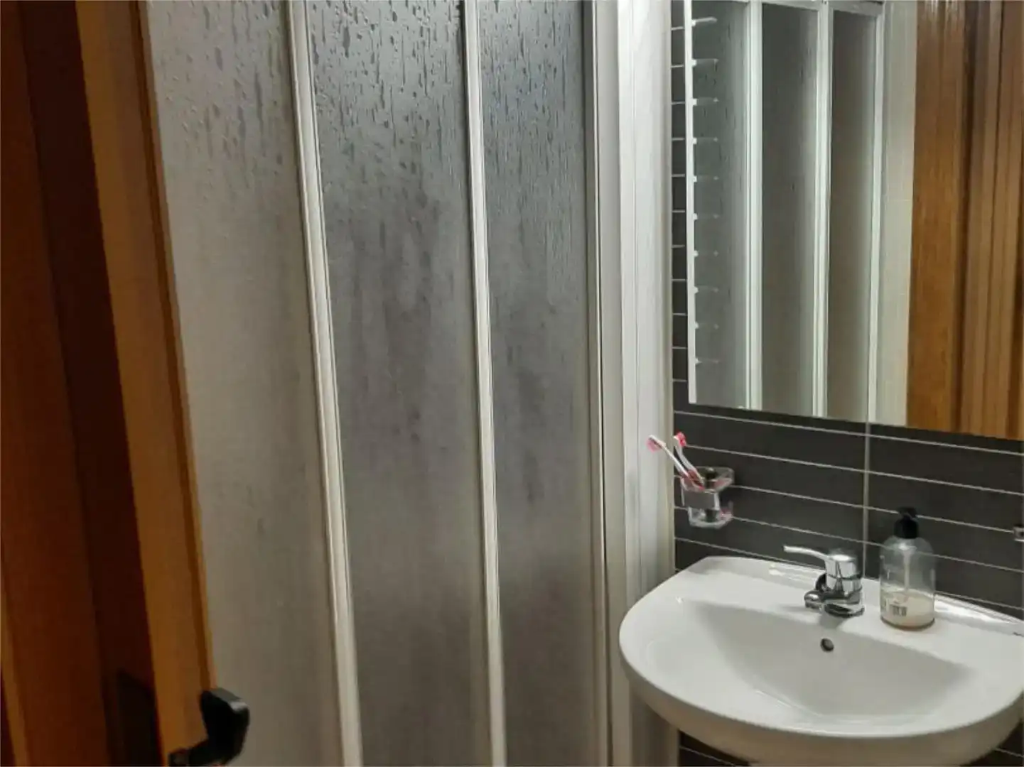 Baño de Casa adosada en venta en Almuniente, Huesca