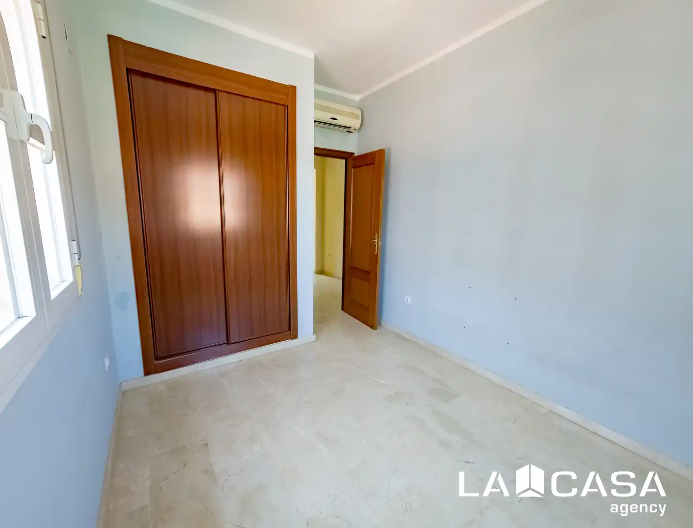 Dormitori de Casa adosada en venda en Dos Hermanas amb Terrassa, Traster i Balcó
