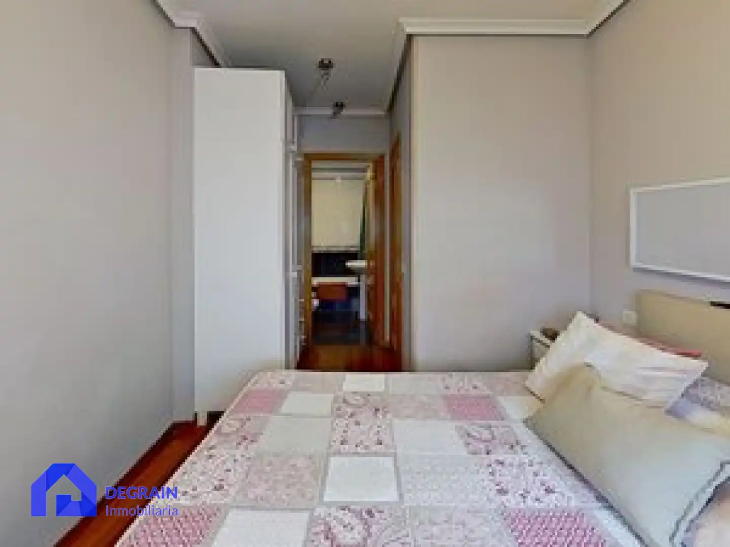 Habitación de Piso en venta en Avilés con Calefacción y Trastero