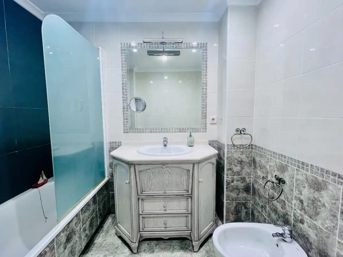Baño de Piso en venta en Petrer con Aire acondicionado, Trastero y Balcón