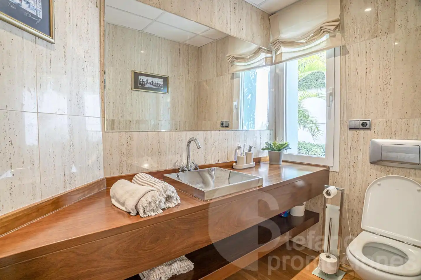 Bany de Casa o xalet en venda en Málaga amb Aire condicionat, Jardí privat i Parquet