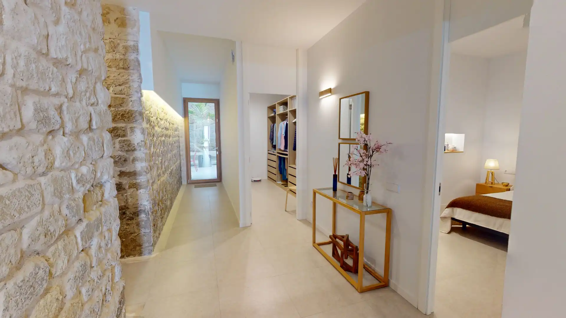 Wohnung zum Verkauf in Alicante / Alacant mit Klimaanlage, Privatgarten und Abstellraum