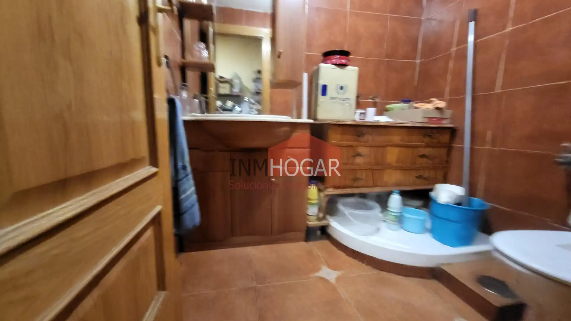 Bany de Local en venda en Ávila amb Moblat