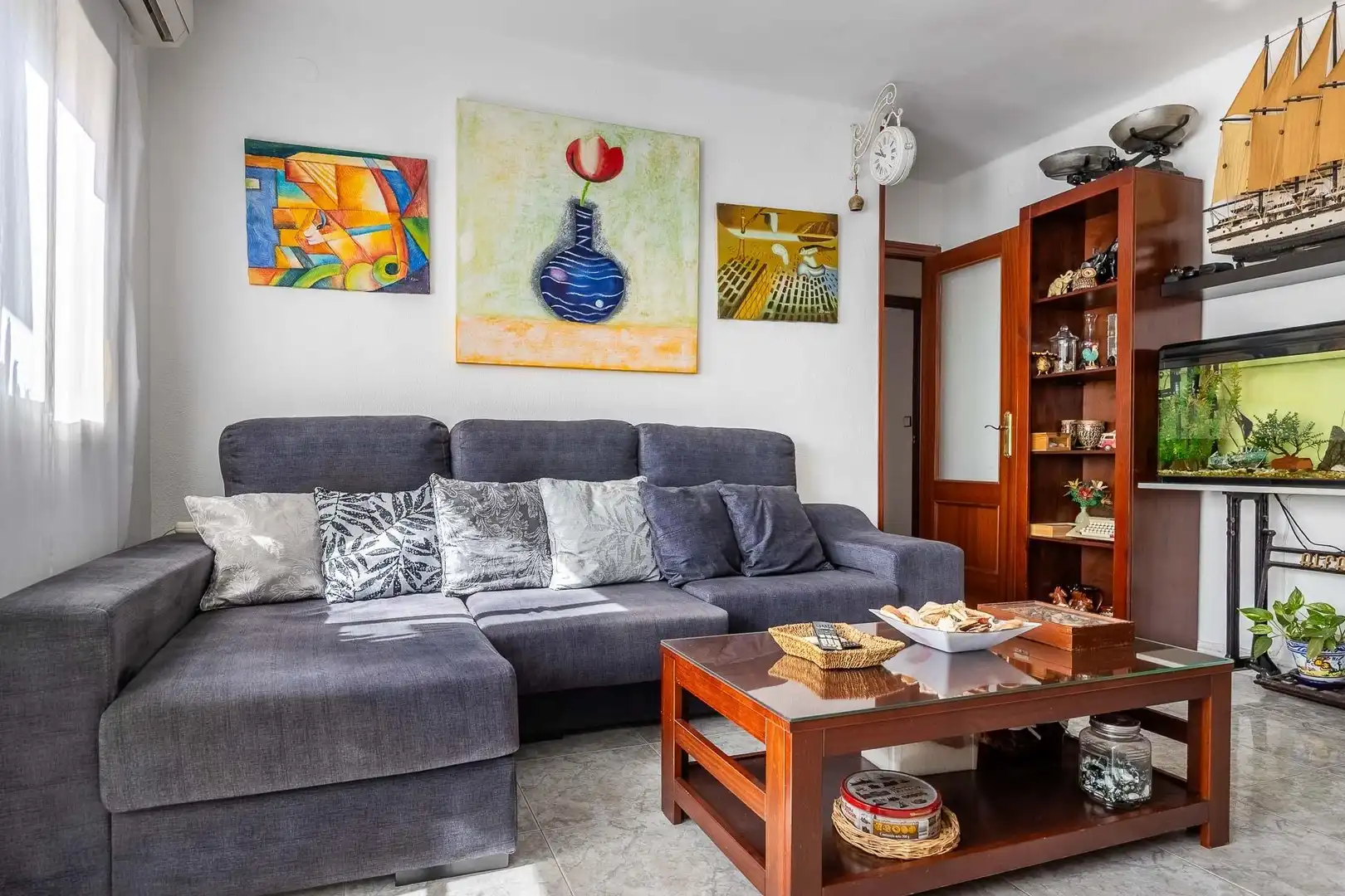 Living room of Flat for sale in Sevilla  with Air Conditioner, Terrace and Storage room