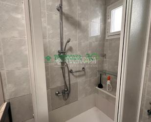 Bathroom of Flat to rent in Olías del Rey  with Heating, Balcony and Community pool