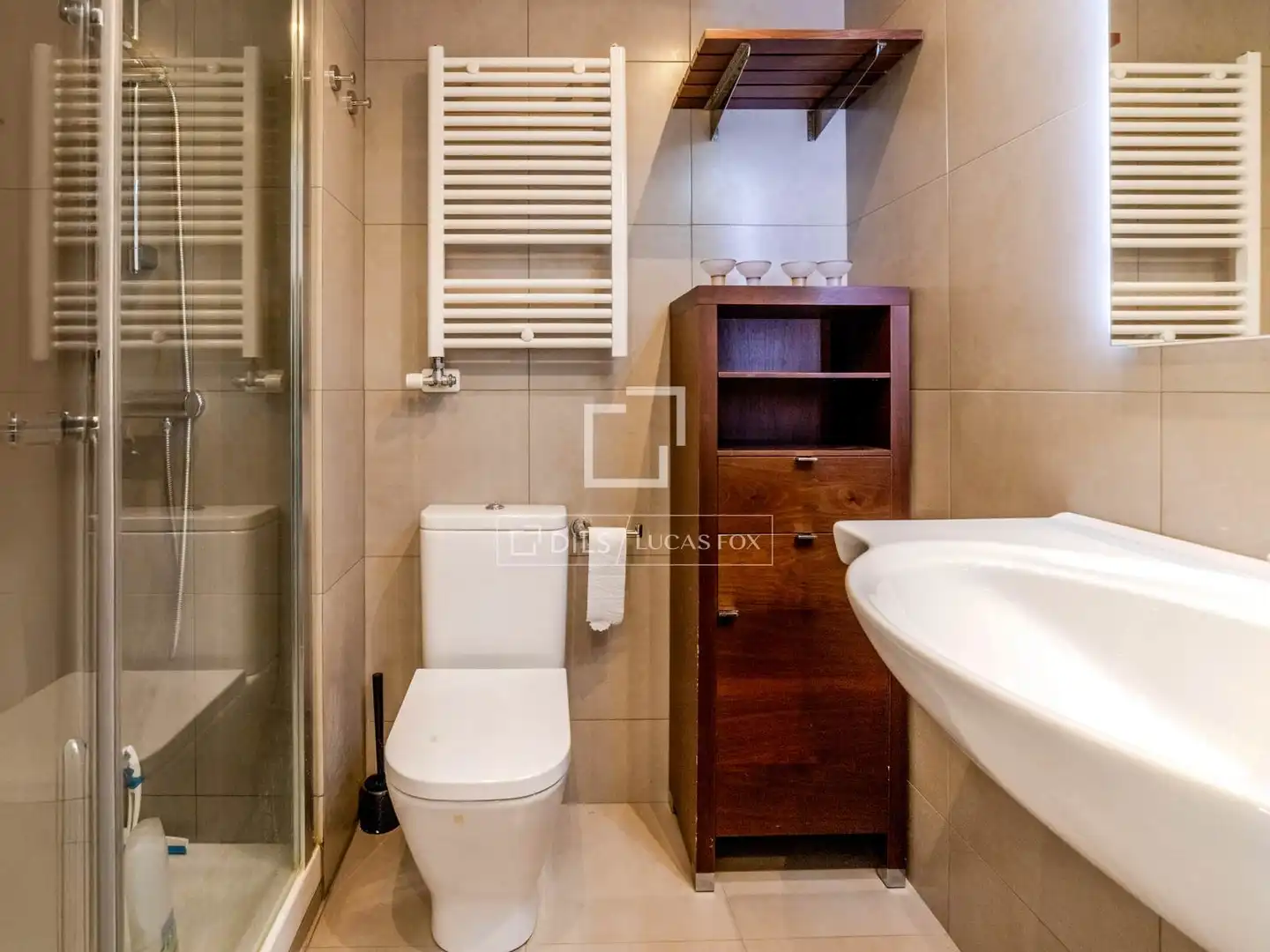 Bathroom of Attic for sale in Sitges  with Air Conditioner, Terrace and Swimming Pool