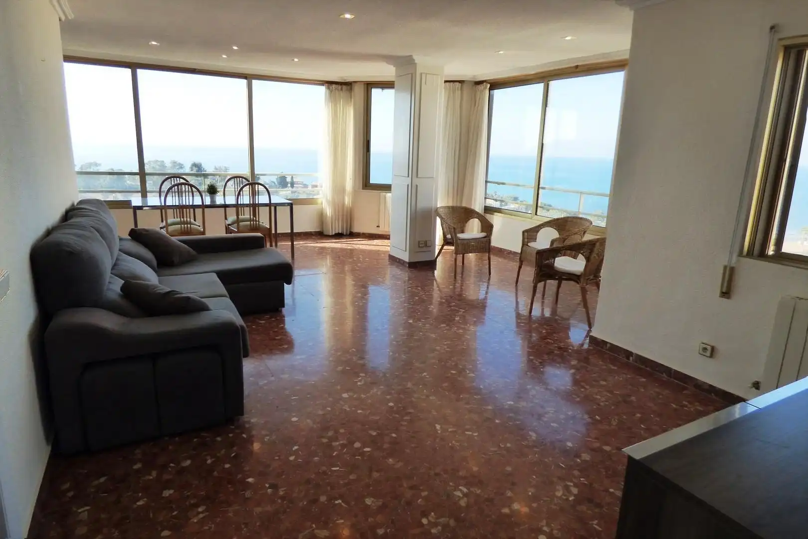Wohnzimmer von Wohnung zum Verkauf in Alicante / Alacant mit Klimaanlage, Heizung und Privatgarten