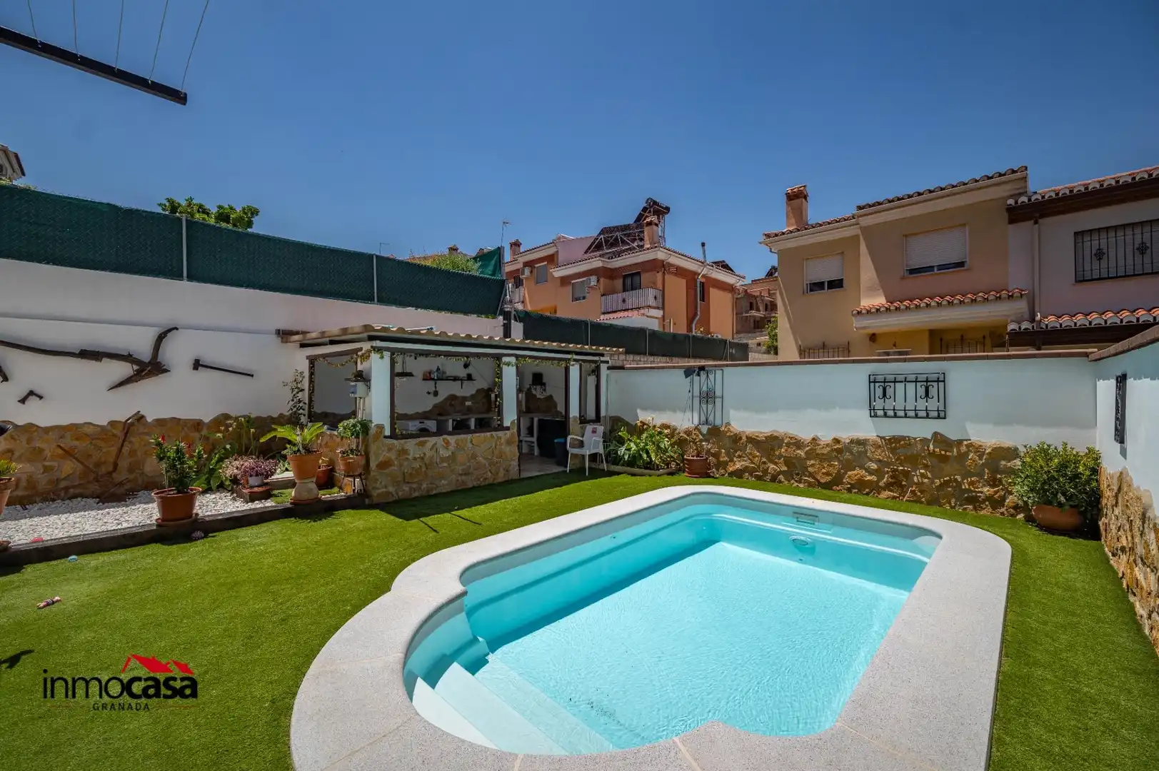 Piscina de Casa adosada en venta en Jun con Aire acondicionado, Jardín privado y Piscina