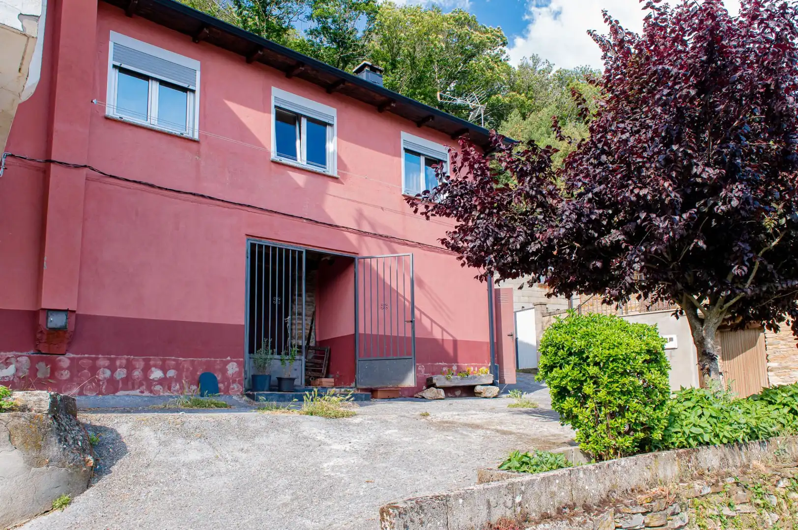 Vista exterior de Casa o chalet en venta en Vega de Valcarce con Calefacción, Jardín privado y Terraza