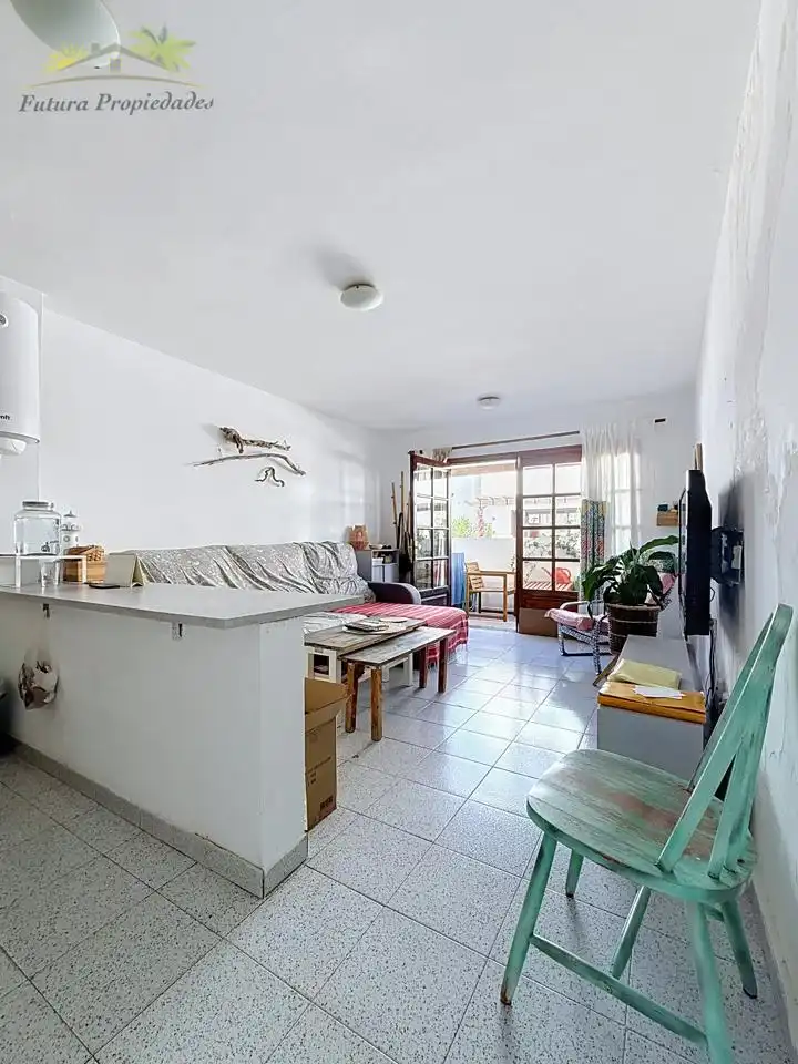 Sala d'estar de Planta baixa en venda en San Bartolomé amb Terrassa i Moblat