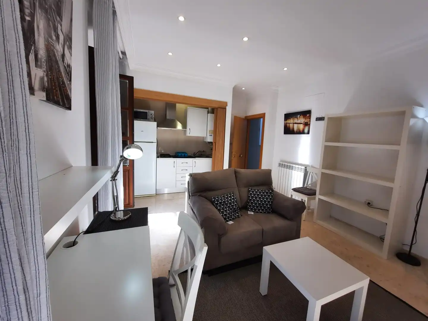 Flat with terrace to rent in Calle Santa Escolástica, imagen 5