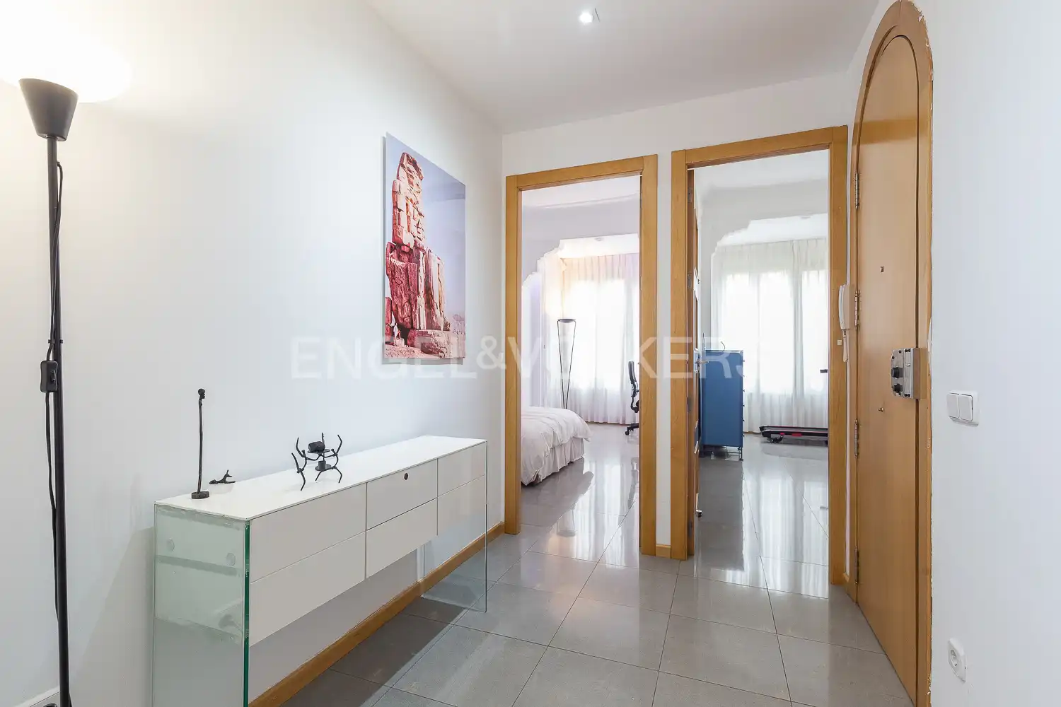 Flat for sale in Valencia  with Air Conditioner, Heating and Furnished