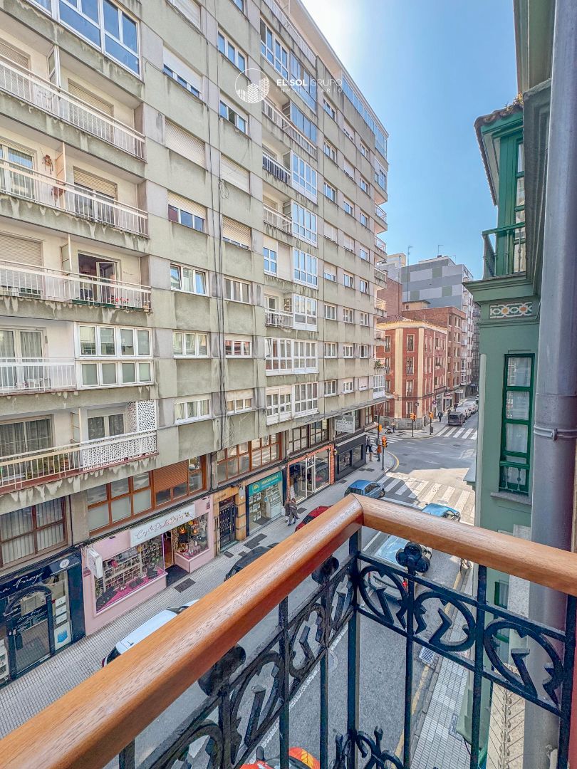 Vista exterior de Apartamento en venta en Gijón  con Calefacción, Parquet y Trastero