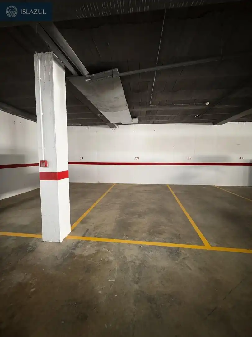 Parkplatz von Maisonette zum Verkauf in Islantilla mit Klimaanlage, Heizung und Privatgarten