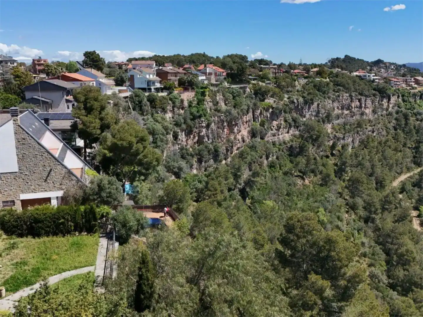 Vista exterior de Casa o xalet en venda en Corbera de Llobregat amb Piscina i Balcó