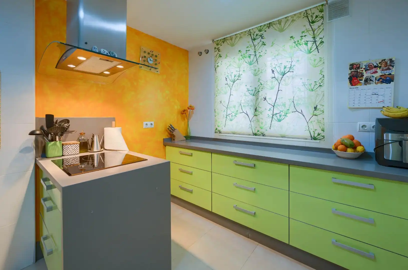 Cocina de Casa adosada en venta en Bormujos con Aire acondicionado, Jardín privado y Terraza