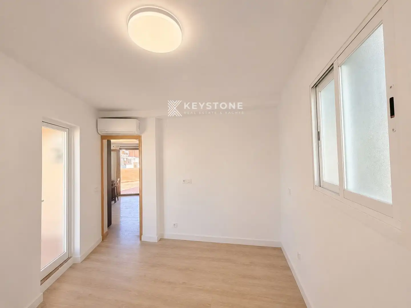 Schlafzimmer von Dachboden zur Miete in  Palma de Mallorca mit Klimaanlage und Terrasse