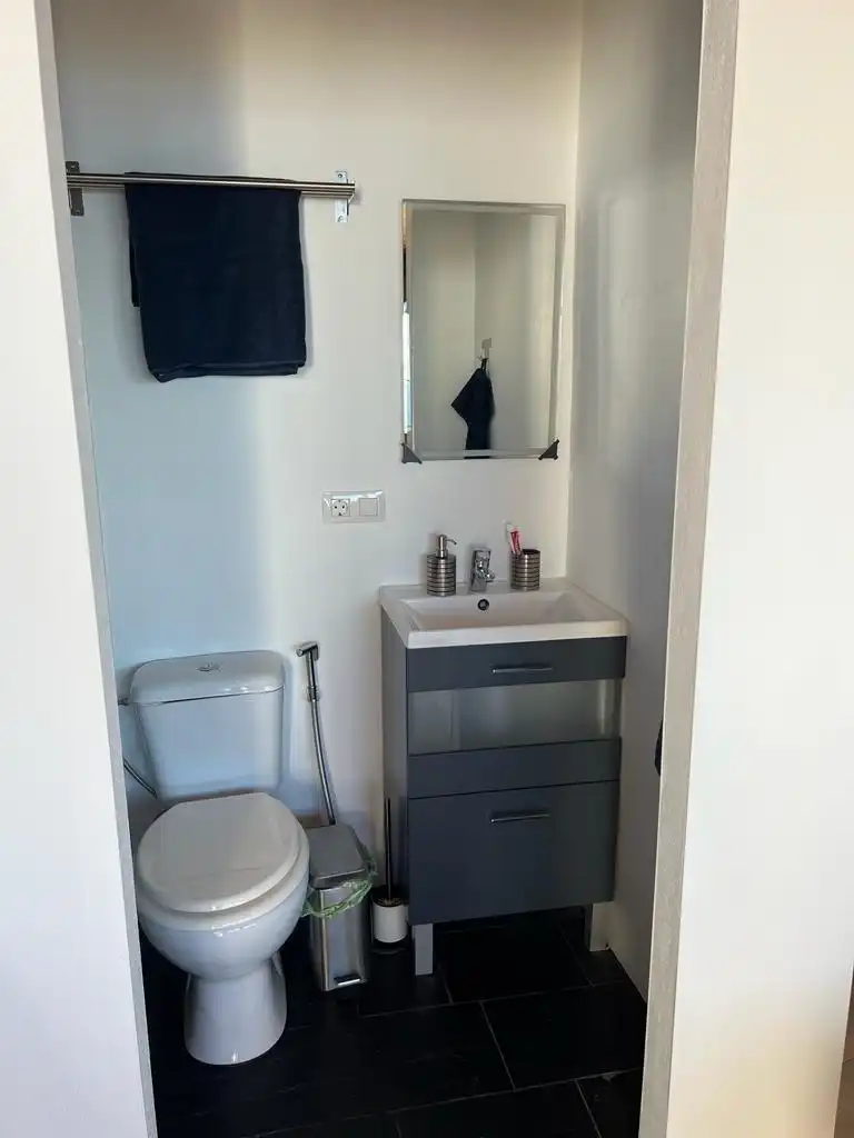 Baño de Piso para compartir en Puerto de la Cruz con Amueblado