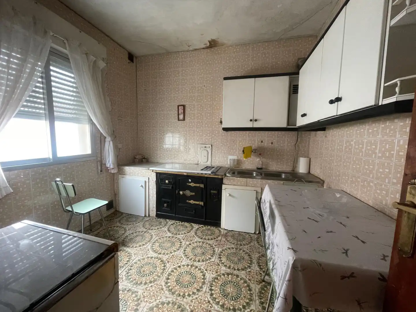 Küche von Einfamilien-Reihenhaus zum Verkauf in Ponferrada mit Heizung und Terrasse