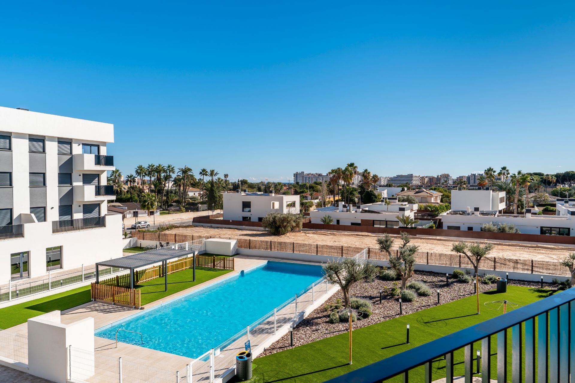 Piscina de Pis de lloguer en Sant Joan d'Alacant amb Aire condicionat, Calefacció i Terrassa