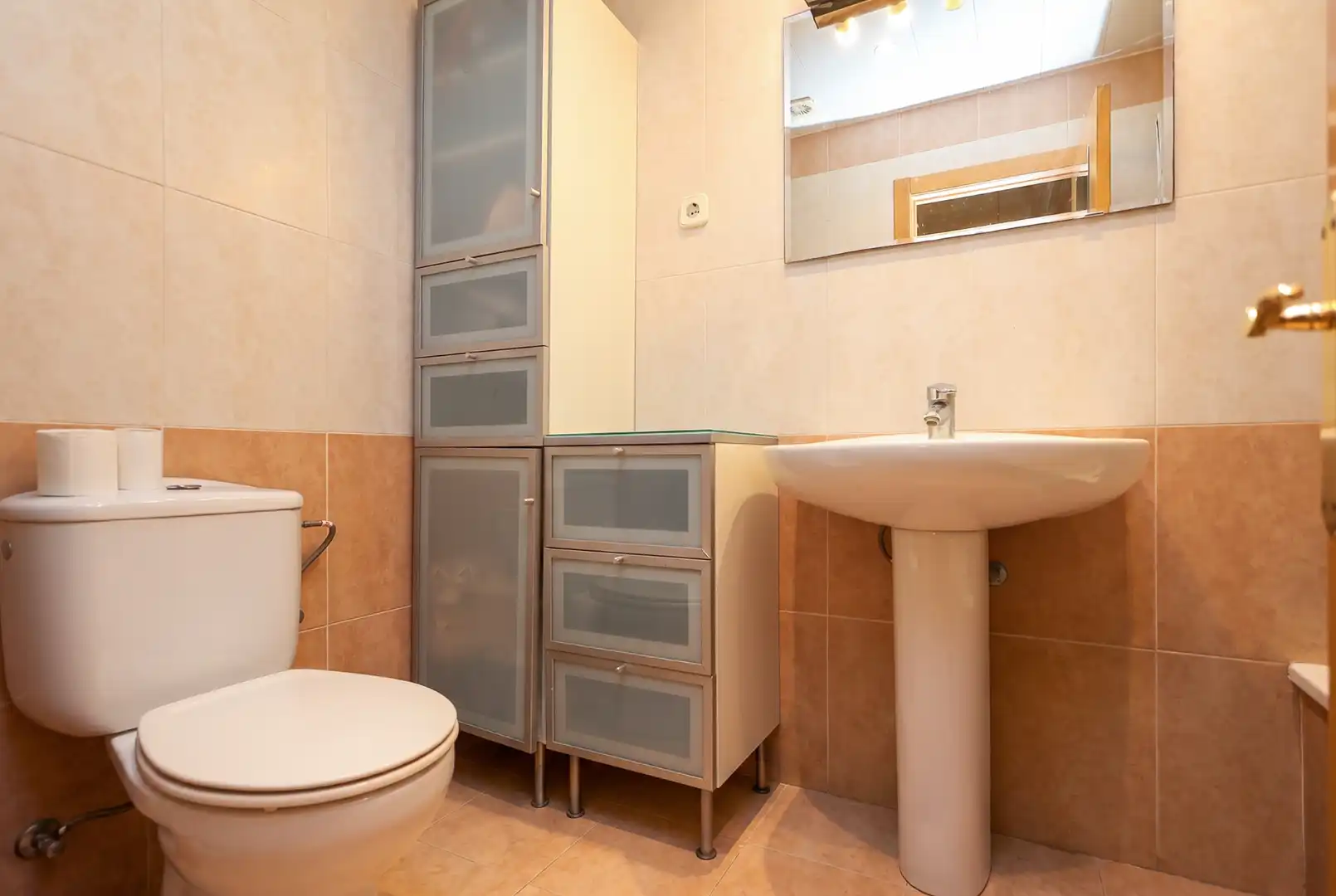 Bathroom of Flat for sale in Barcelona