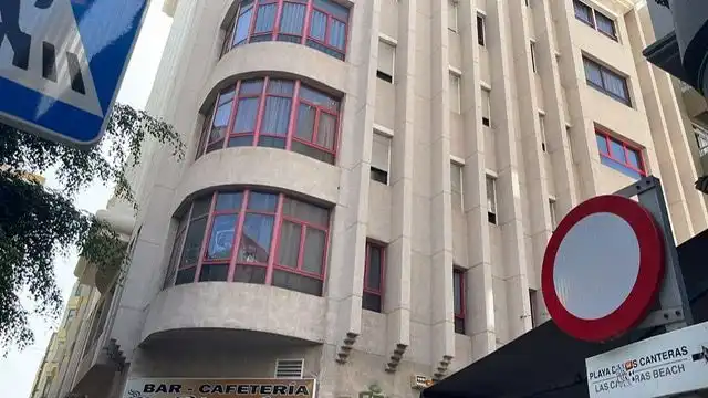 Vista exterior de Piso en venta en Las Palmas de Gran Canaria con Amueblado y TV