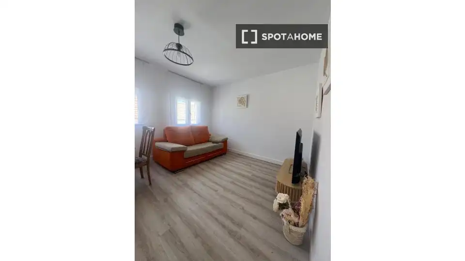 Bedroom of Flat for rent in Madrid  with Air Conditioner, Heating and Furnished