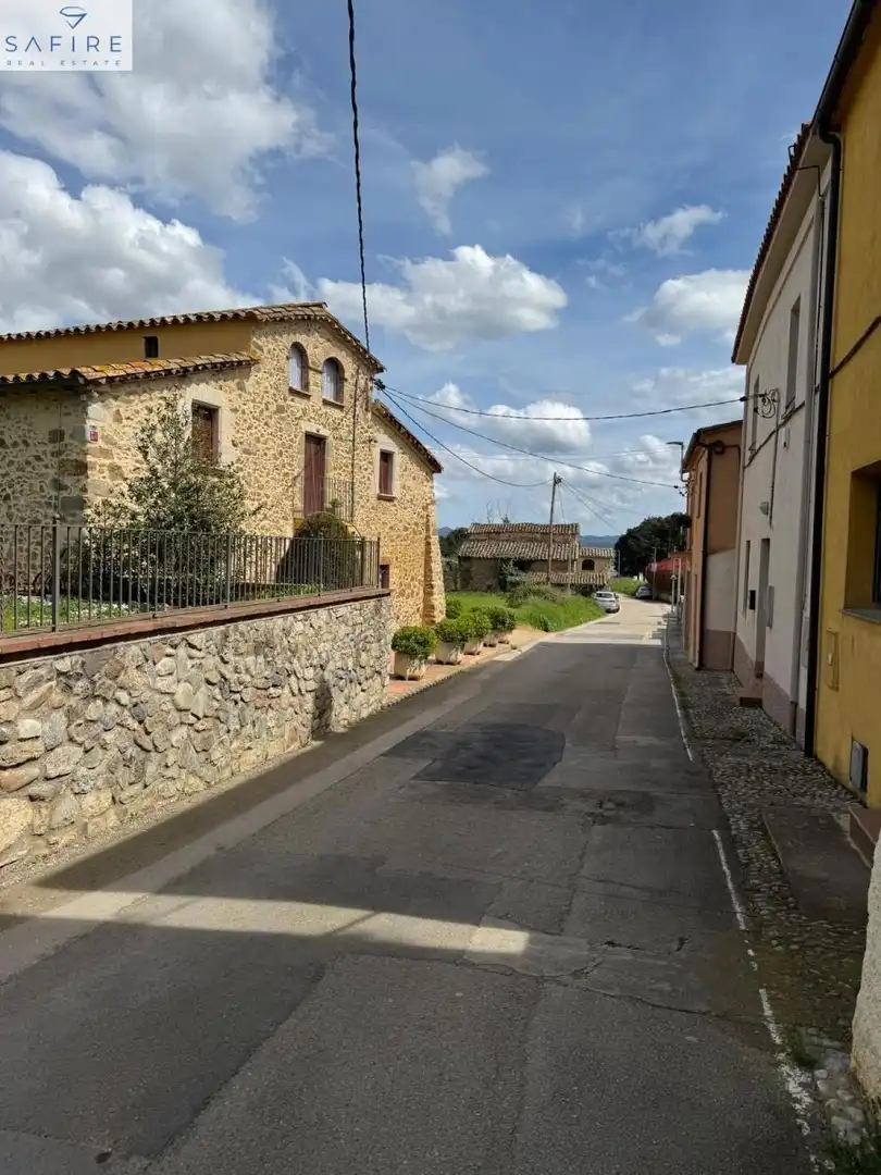 Vista exterior de Finca rústica en venda en Aiguaviva amb Traster