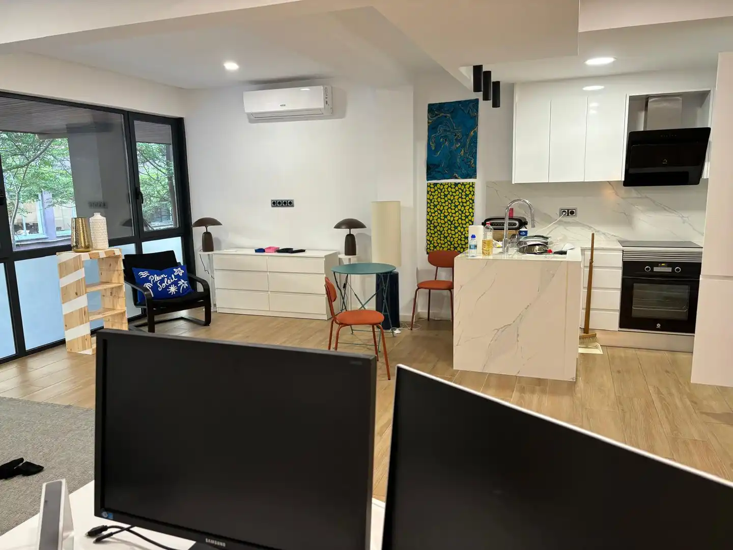 Wohnung zum Verkauf in Barcelona mit Klimaanlage, Möbliert und Ofen