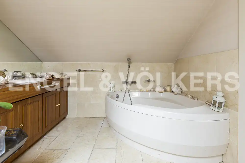 Bathroom of Houses for sale in Madrid  with Air Conditioner, Heating and Private garden