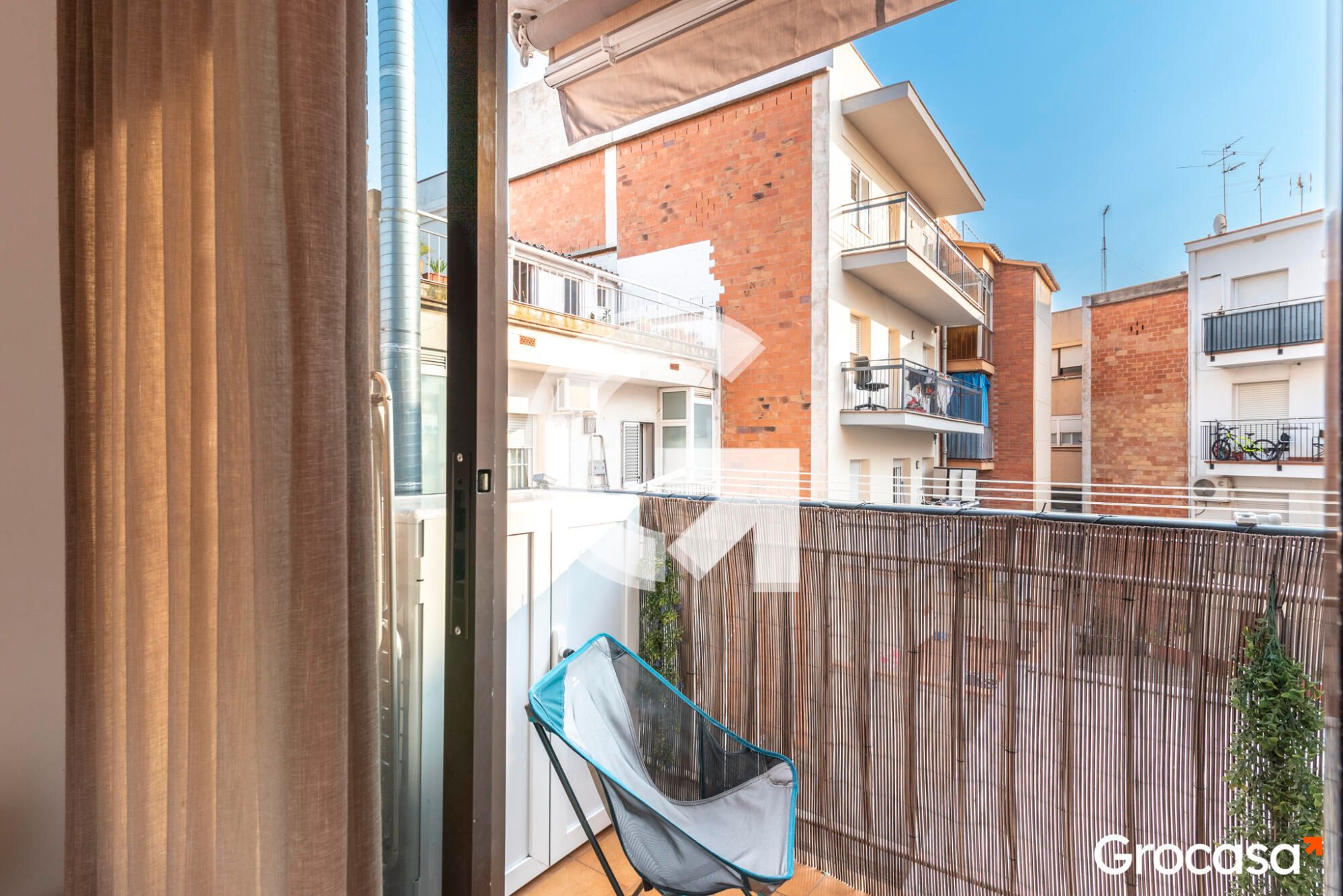 Terrassa de Pis en venda en Sant Joan Despí amb Aire condicionat, Calefacció i Balcó