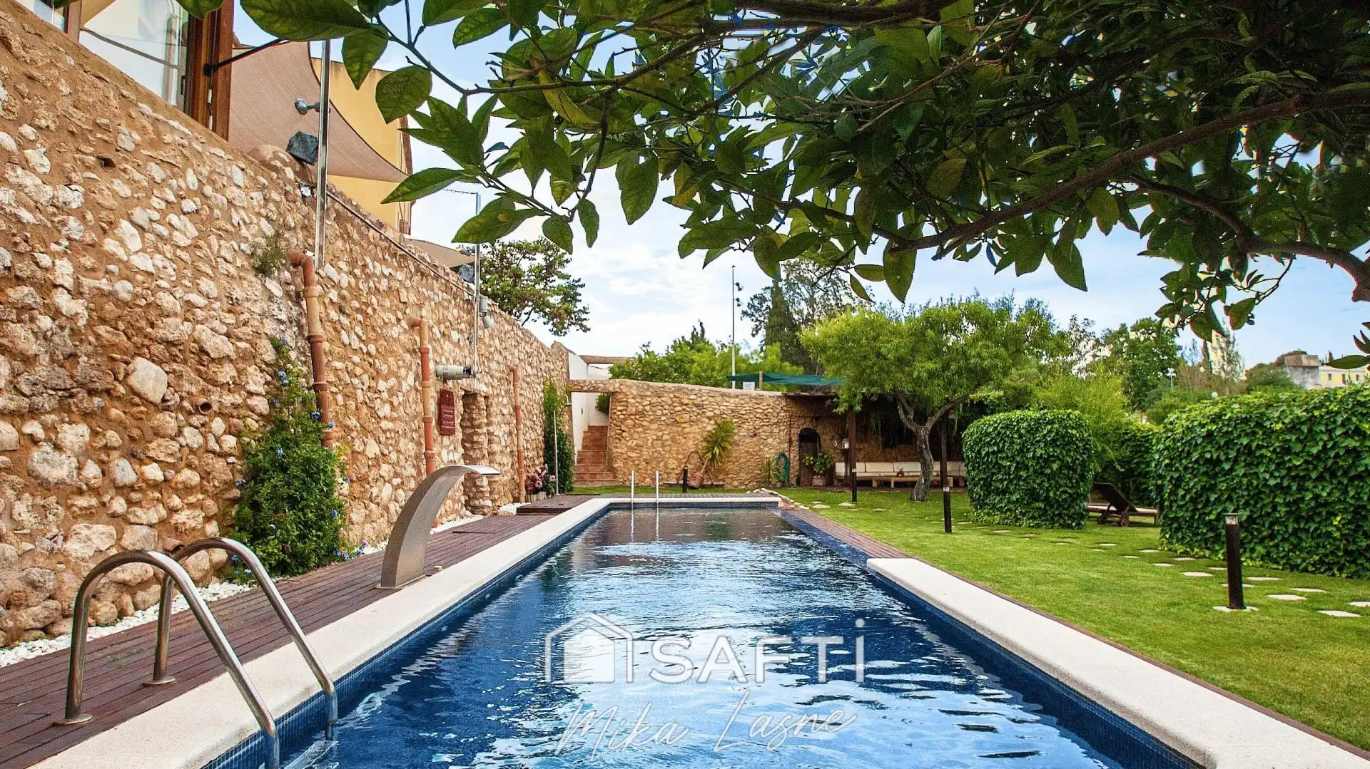 Jardí de Casa o xalet en venda en Sant Pere de Ribes amb Aire condicionat, Terrassa i Piscina