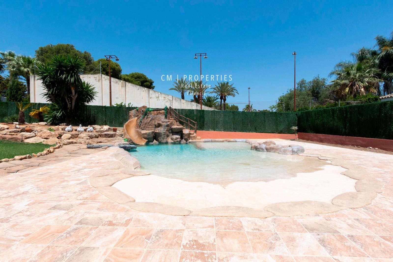 Swimming pool of House or chalet for sale in Paterna  with Air Conditioner, Heating and Swimming Pool