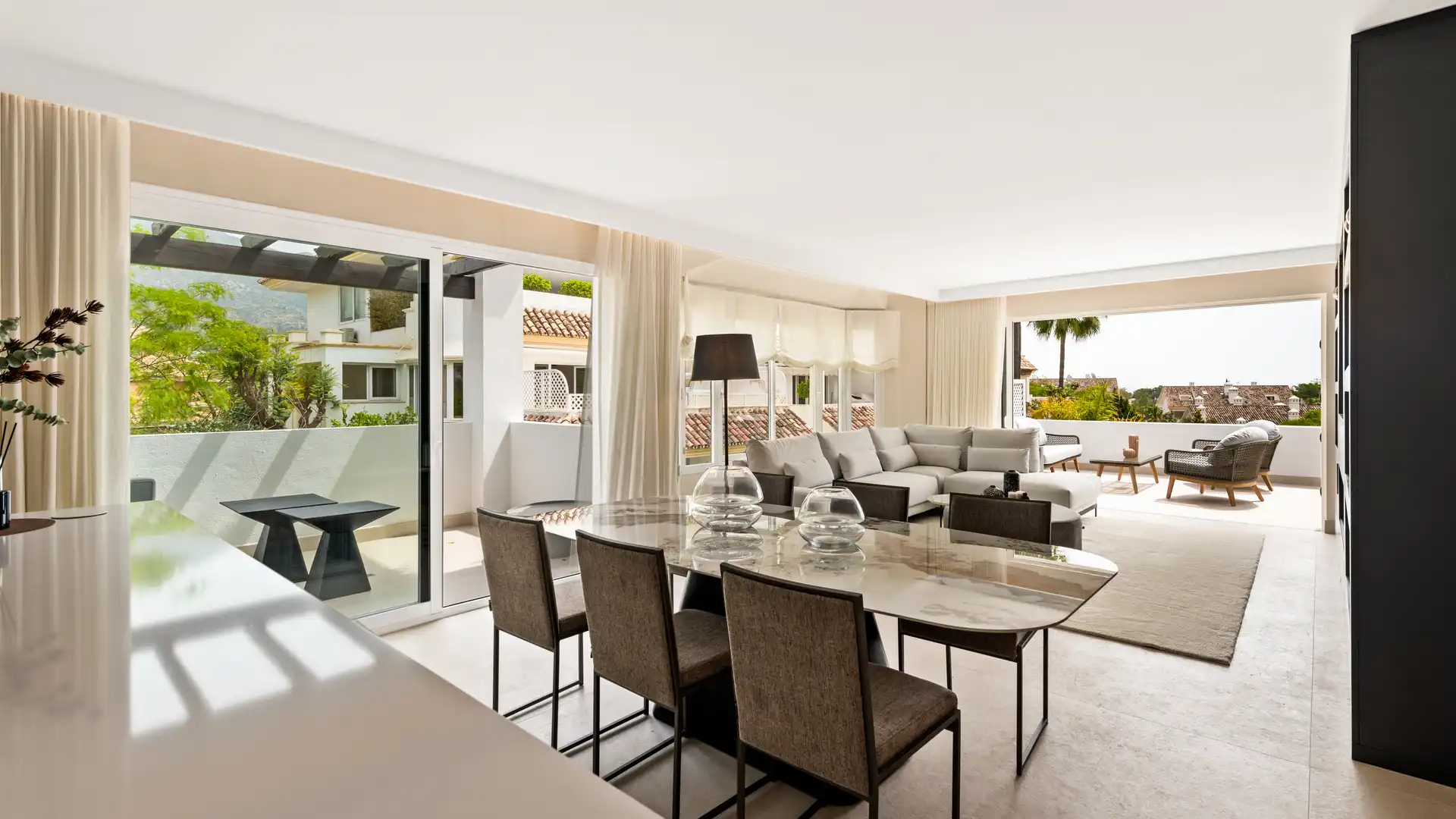 Dining room of Apartments for sale in Marbella  with Air Conditioner, Heating and Terrace