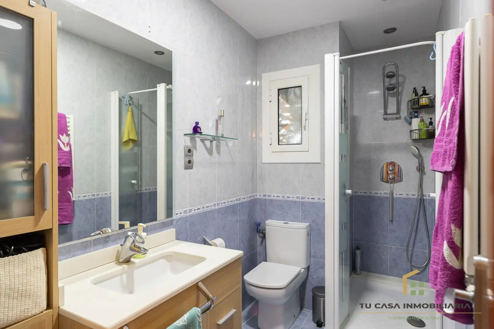 Bathroom of Flat for sale in Badalona  with Air Conditioner, Heating and Storage room