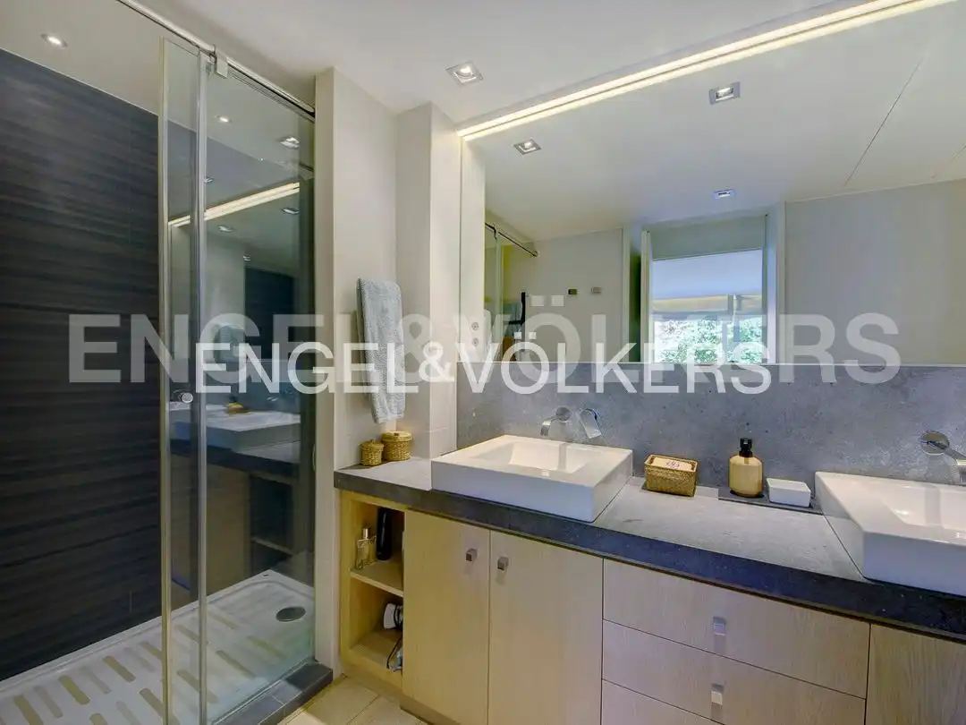 Bathroom of Flat for rent in Barcelona  with Air Conditioner, Heating and Parquet flooring