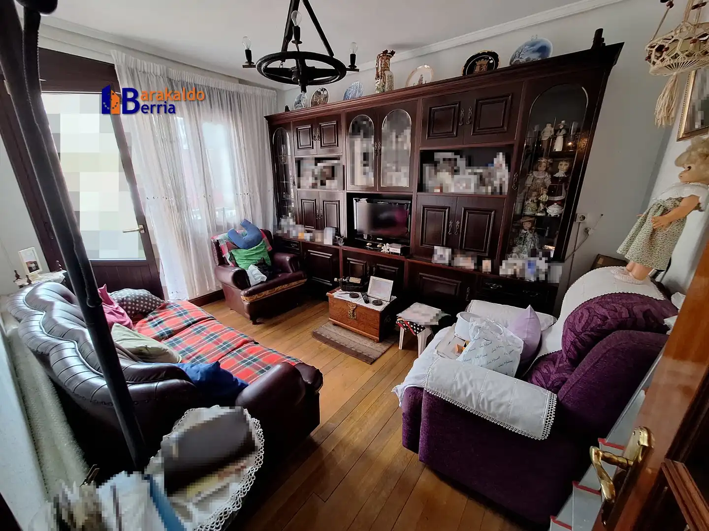 Sala de estar de Piso en venta en Barakaldo  con Trastero, Amueblado y Balcón
