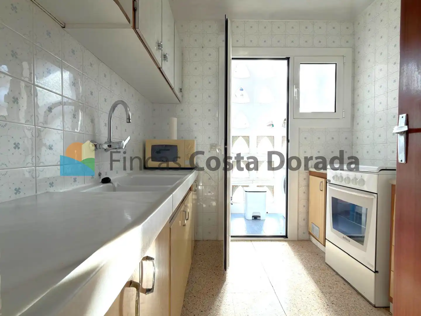 Küche von Wohnung zum Verkauf in Vilanova i la Geltrú mit Heizung, Terrasse und Abstellraum