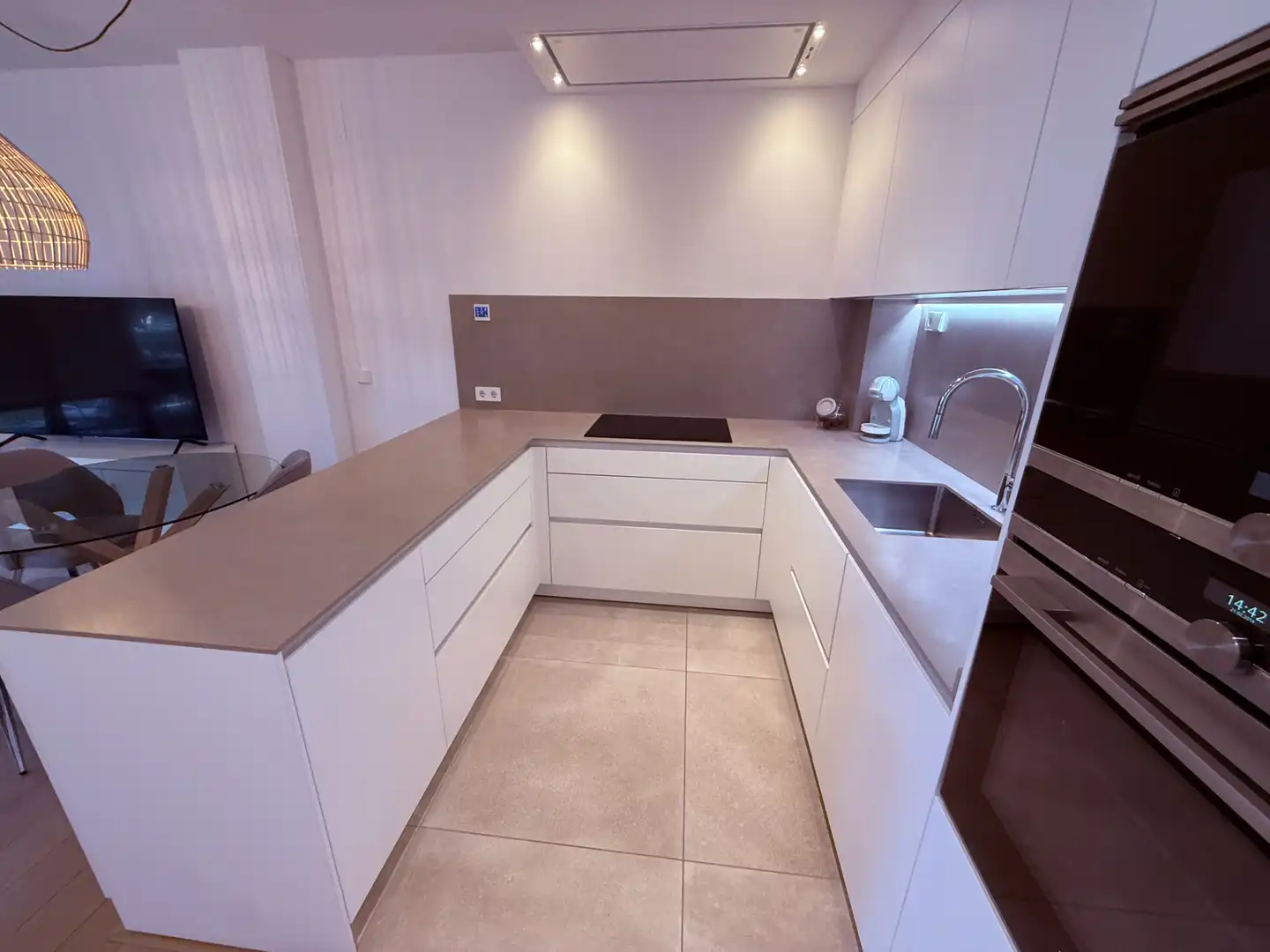 Cocina de Apartamento de alquiler en Salou con Aire acondicionado, Calefacción y Parquet