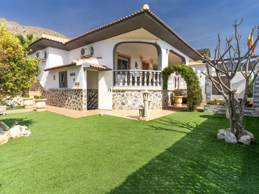 Casa amb piscina en venda a Fortuna