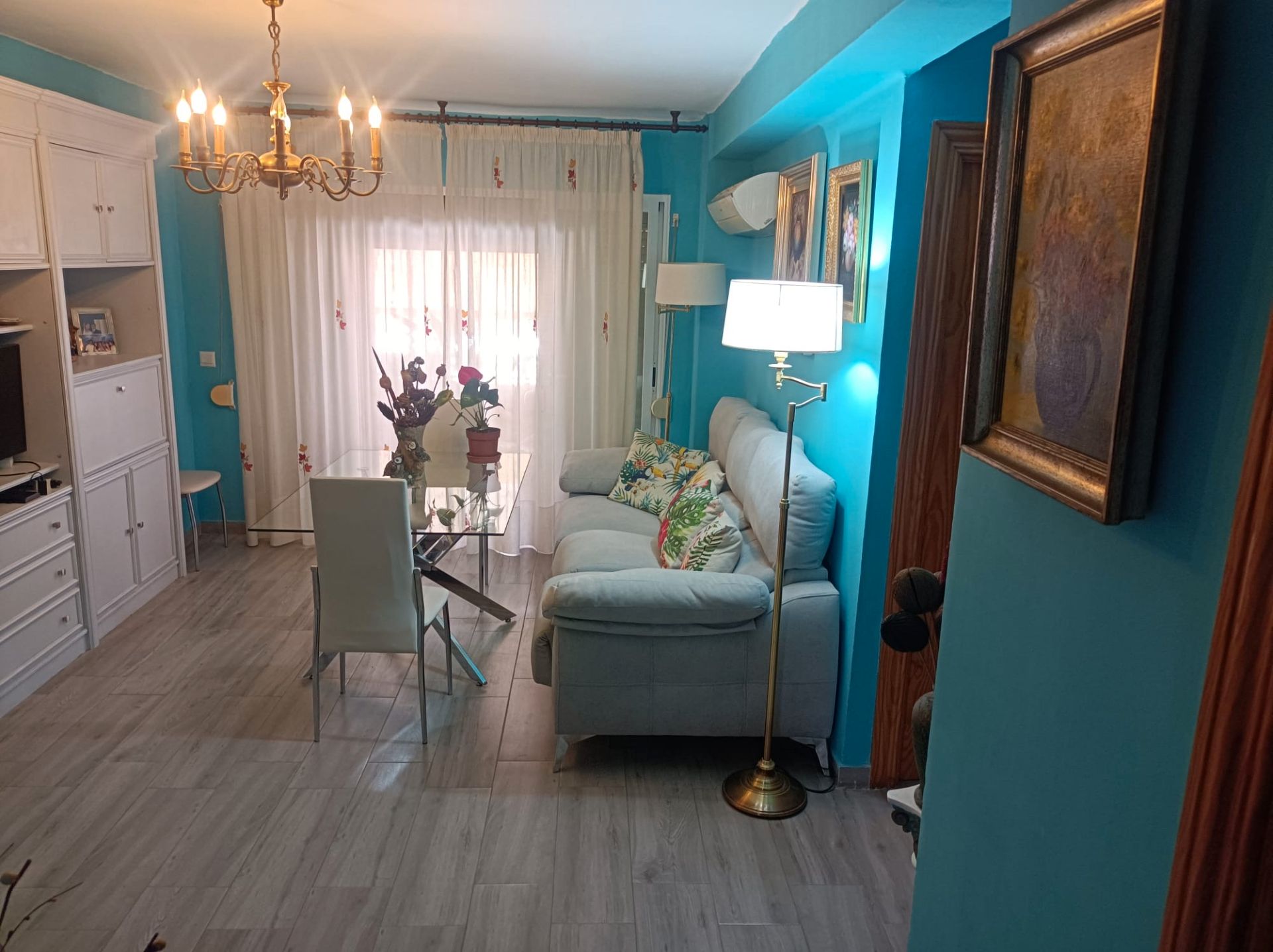 Living room of Flat for sale in Vélez-Málaga  with Terrace, Swimming Pool and Furnished