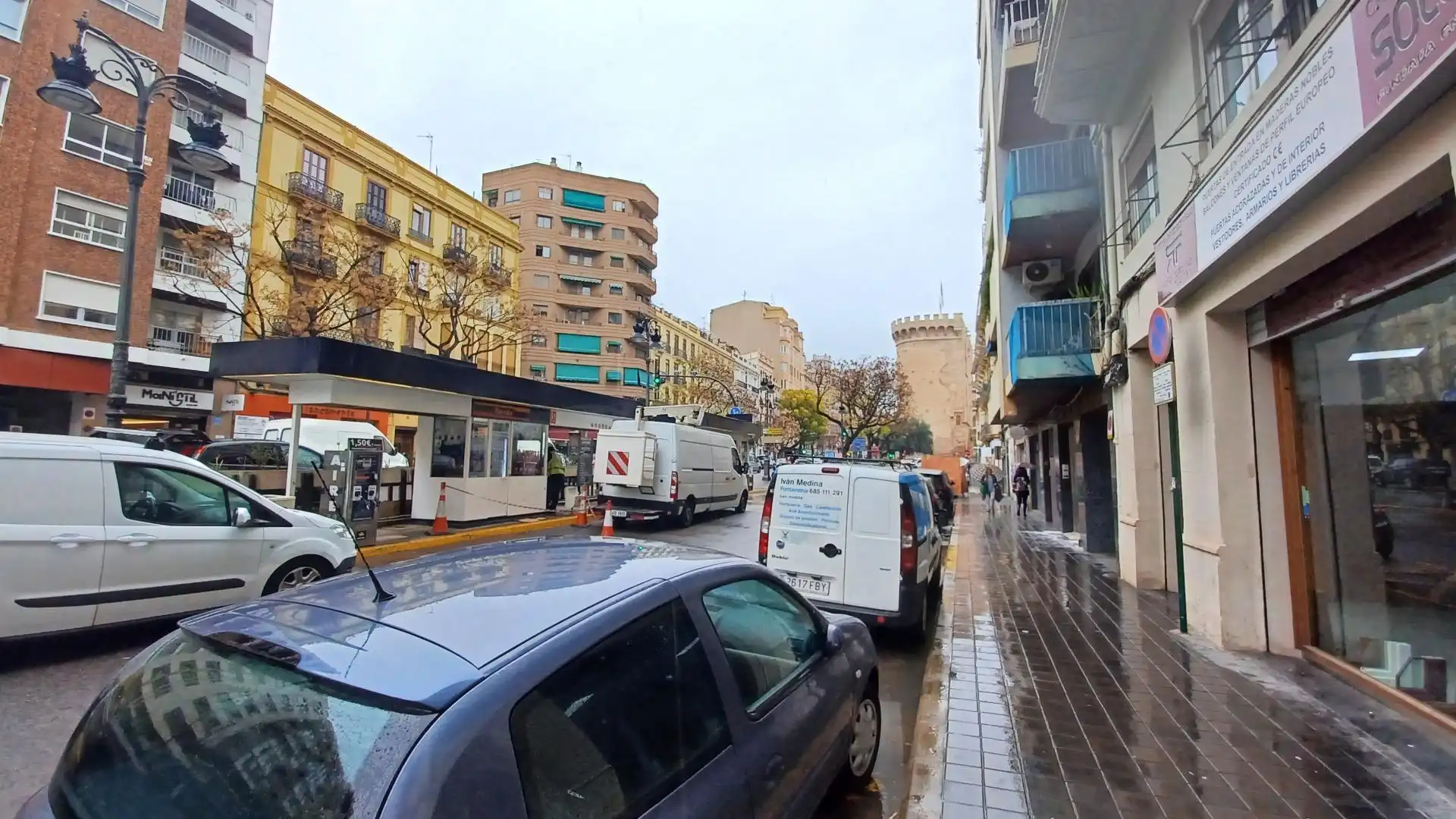 Exterior view of Commercial properties for rent in Valencia