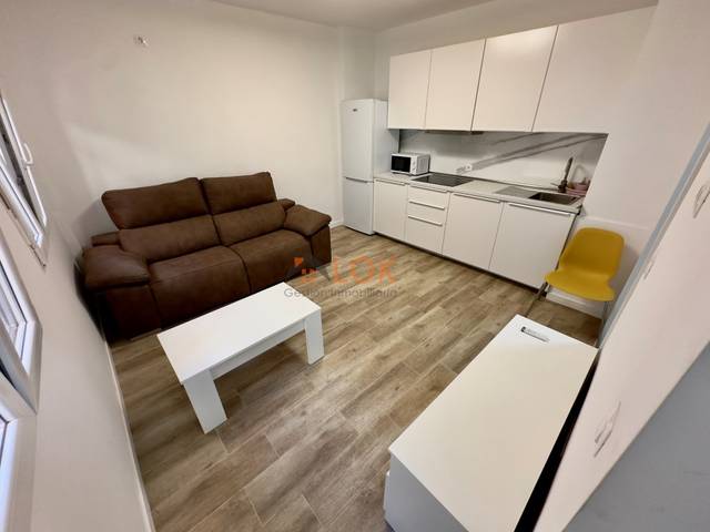 Dúplex en Venta en Calle Esperanto en Carranque - Haza Cuevas