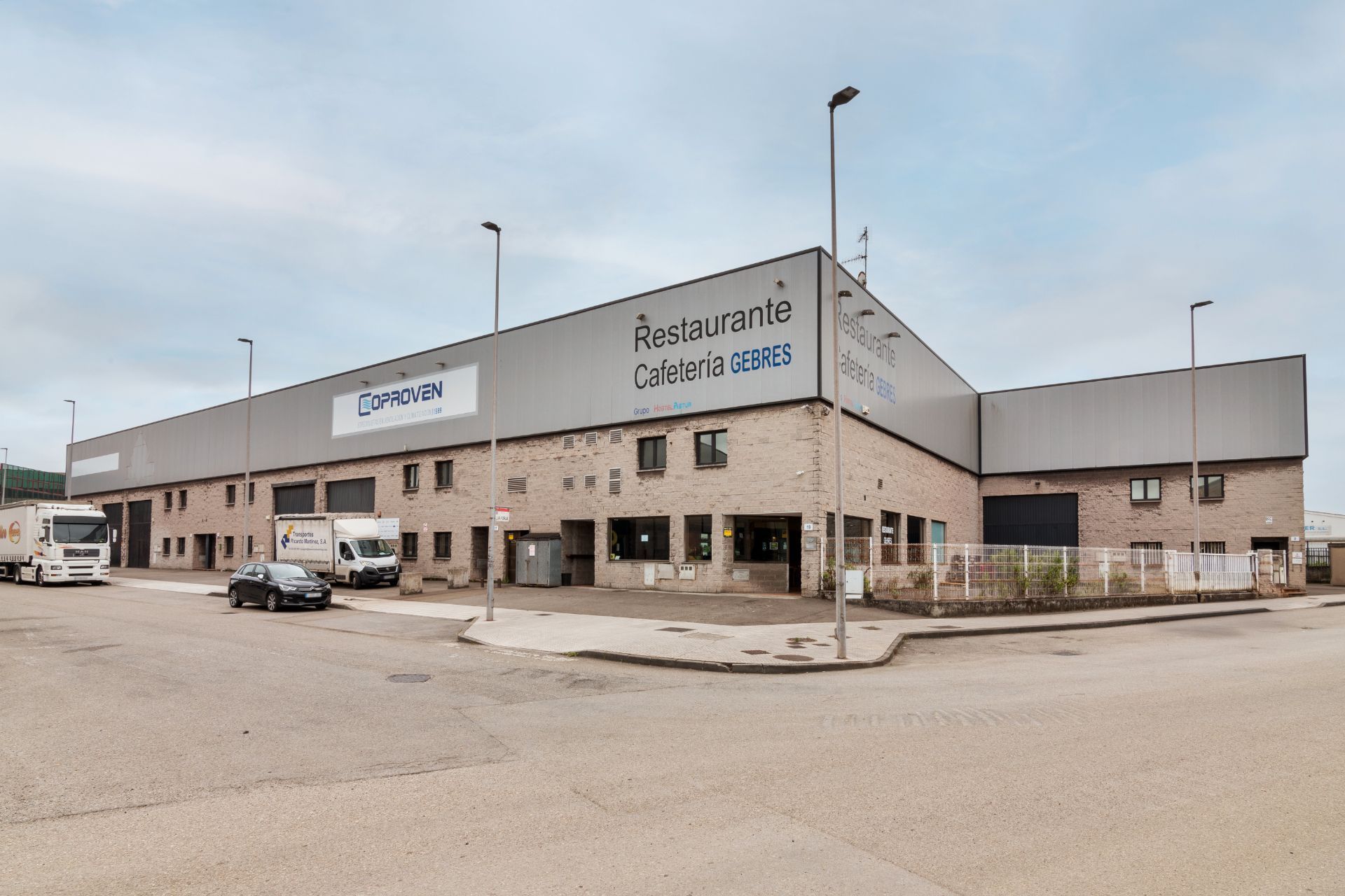 Vista exterior de Nave industrial en venta en Gijón 