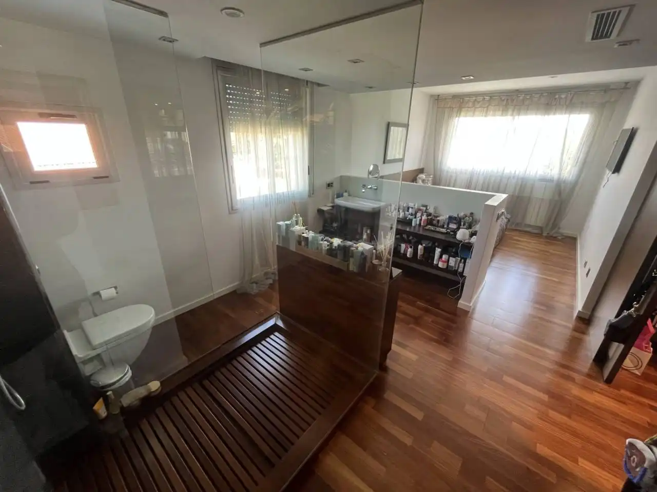 Bany de Casa o xalet en venda en Girona amb Aire condicionat, Calefacció i Jardí privat