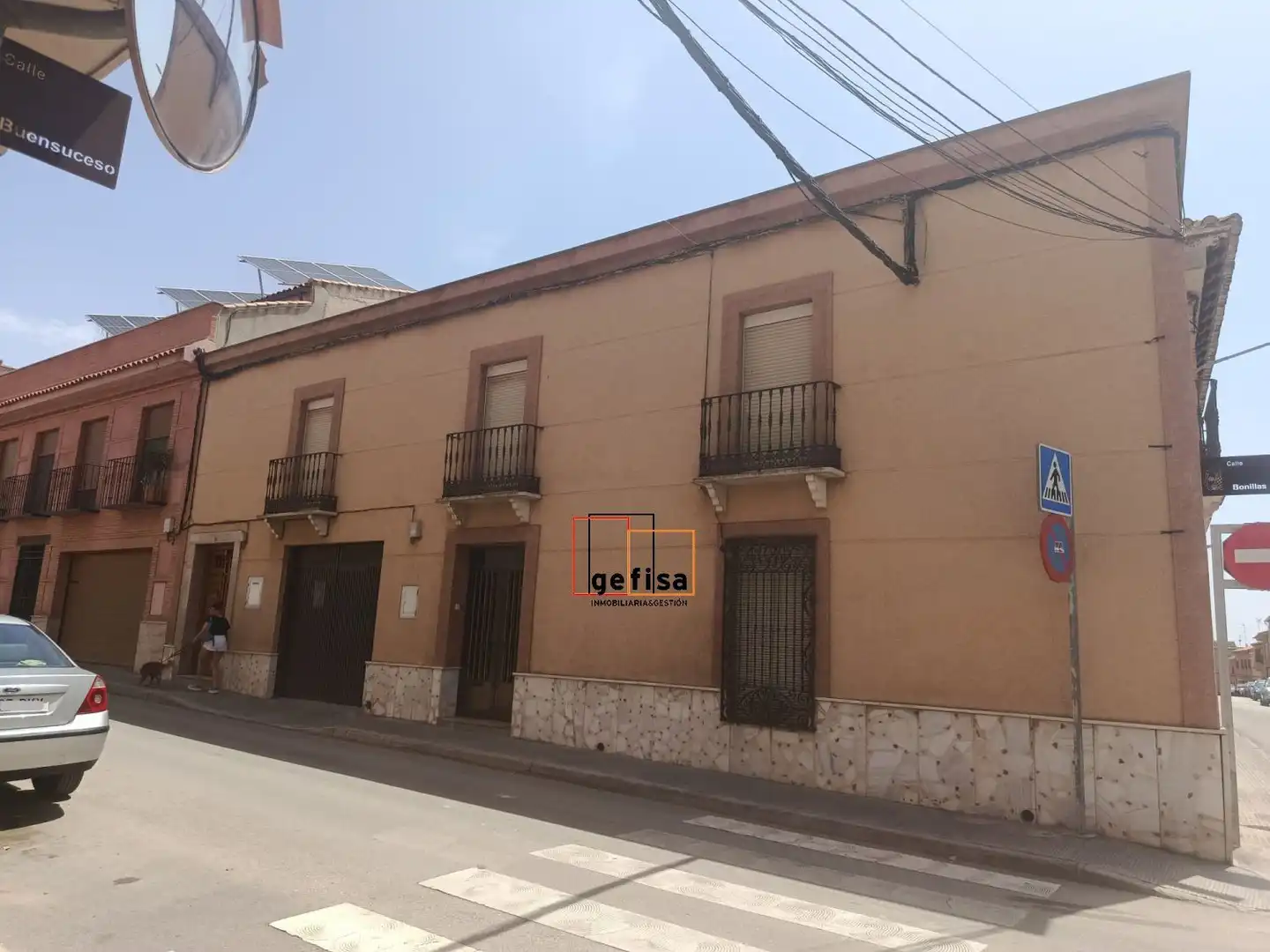 Casa amb terrassa en venda a Valdepeñas