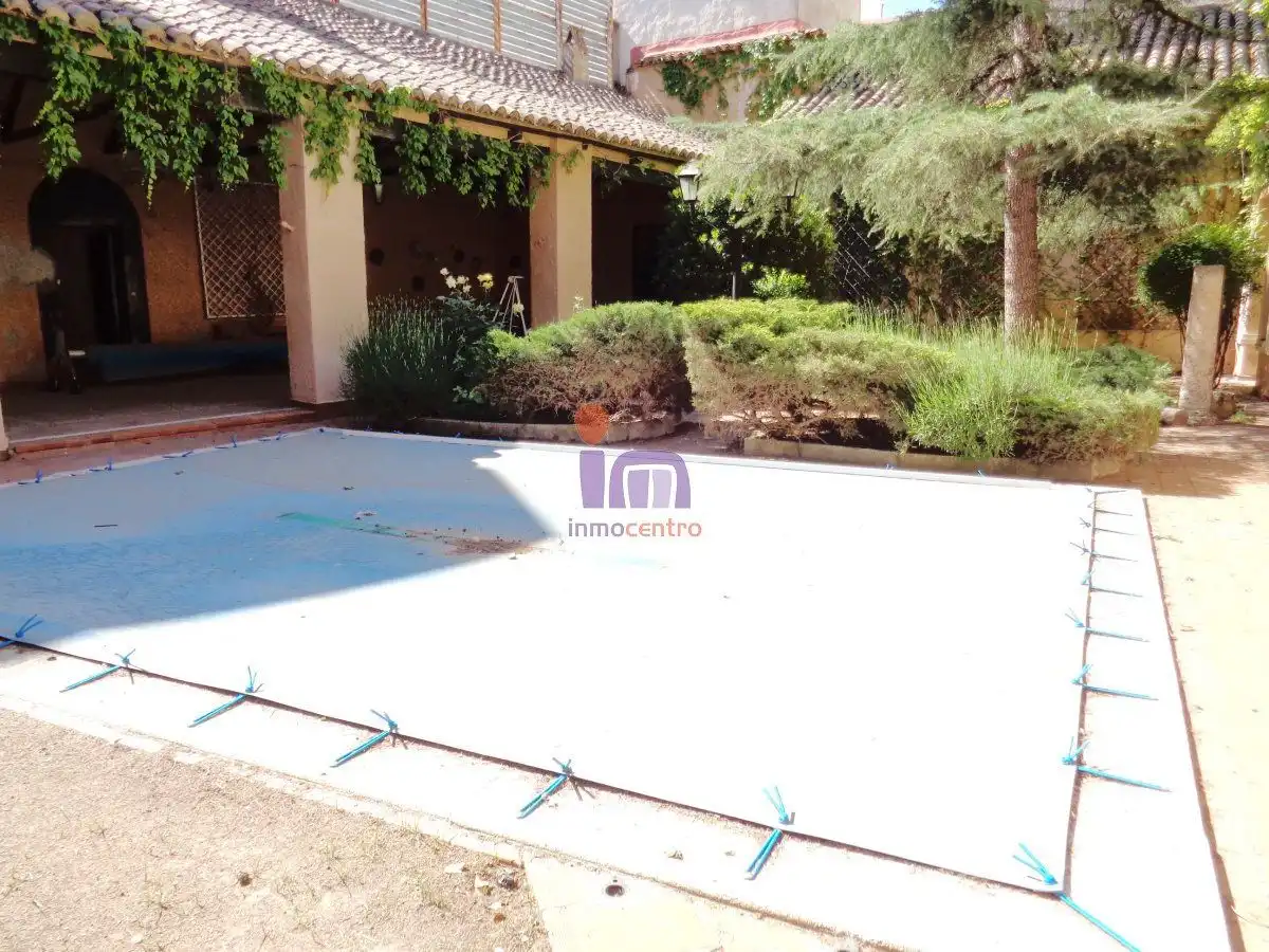 Jardín de Casa o chalet en venta en Valdepeñas con Aire acondicionado, Calefacción y Trastero