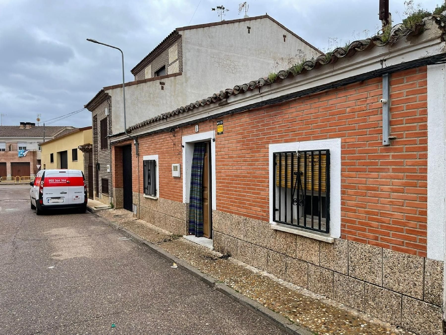Exterior view of House or chalet for sale in La Pueblanueva  with Terrace