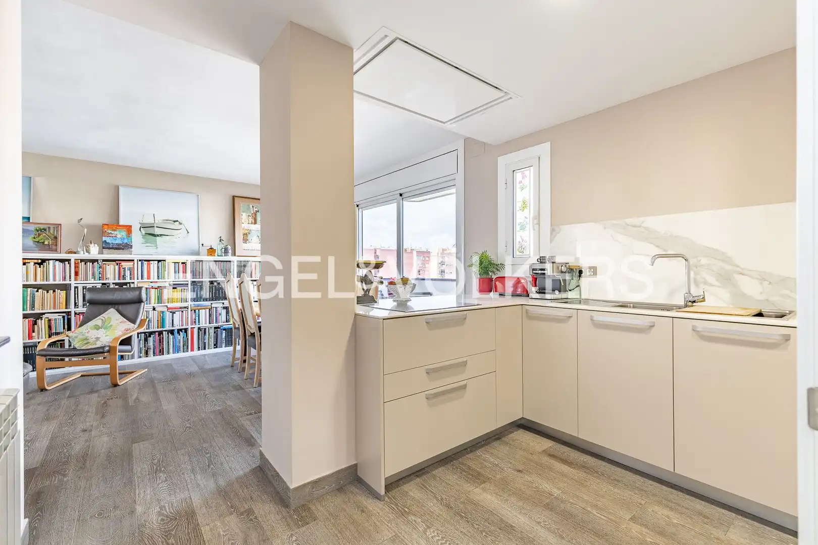 Cocina de Piso en venta en Sabadell con Aire acondicionado, Calefacción y Jardín privado